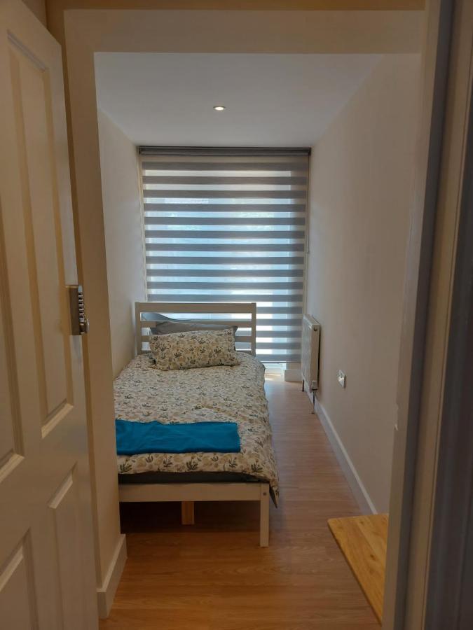 Vibrant Single Room Only For One Adult Southall Buitenkant foto